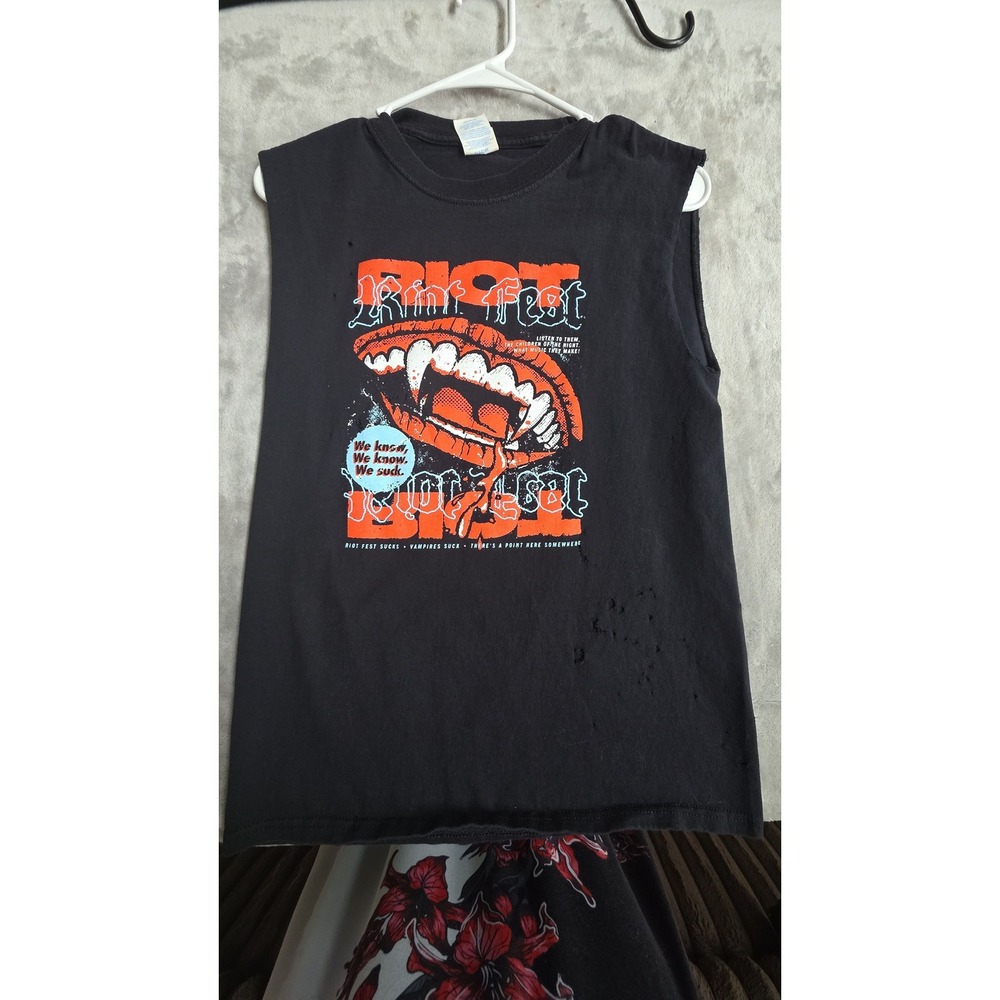 122-Riot Fest‎